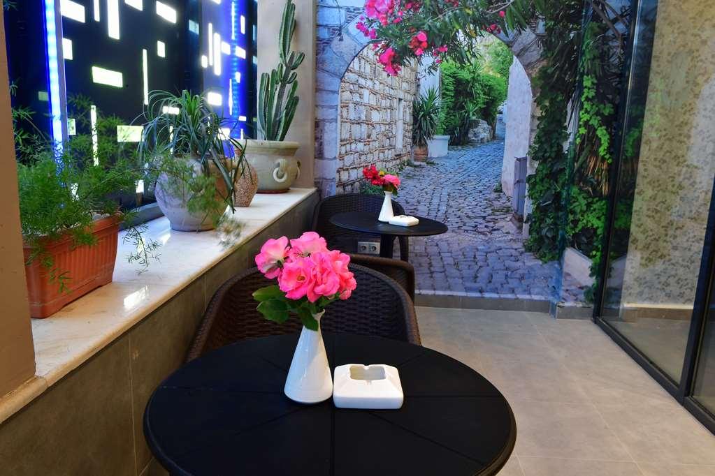 Tulip Inn Naya Algier Restaurant foto