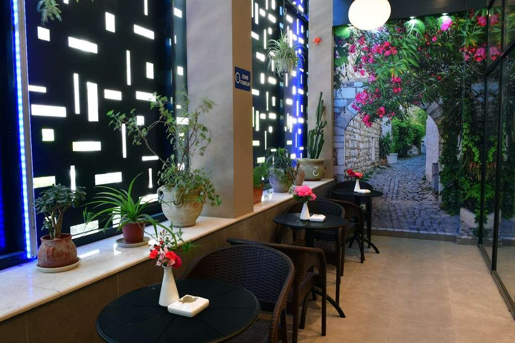 Tulip Inn Naya Algier Restaurant foto